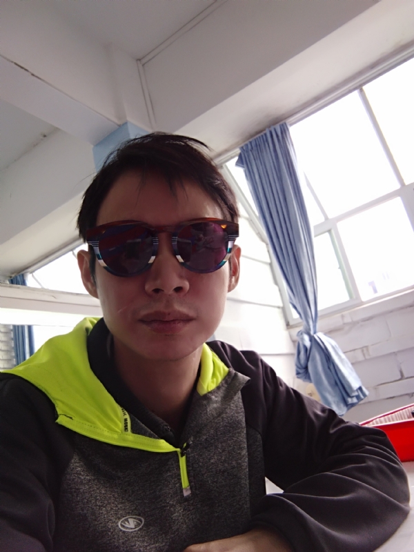 五华移民男的第一张照片--连江相亲服务中心