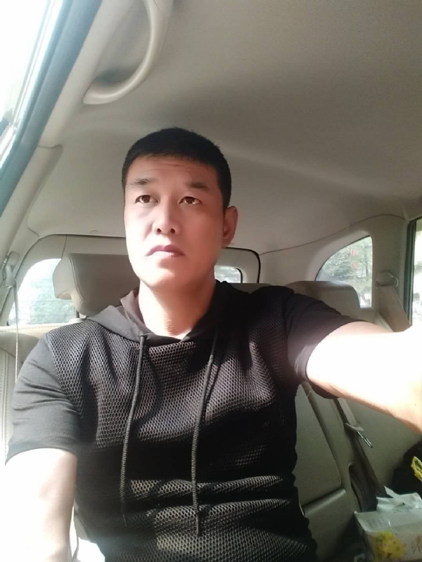 深爱的疯子的第一张照片--连江相亲服务中心