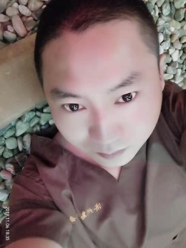 红枫叶的第一张照片--连江相亲服务中心