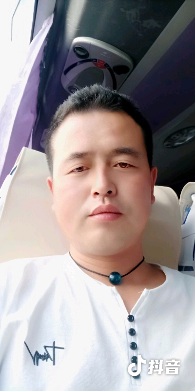 瞬间被爱上的第一张照片--连江相亲服务中心