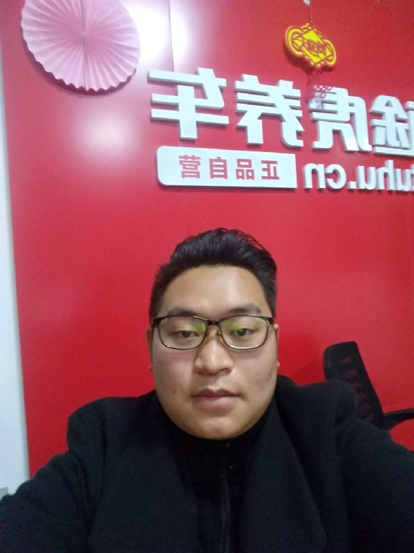 向上倾斜45度的第一张照片--连江相亲服务中心