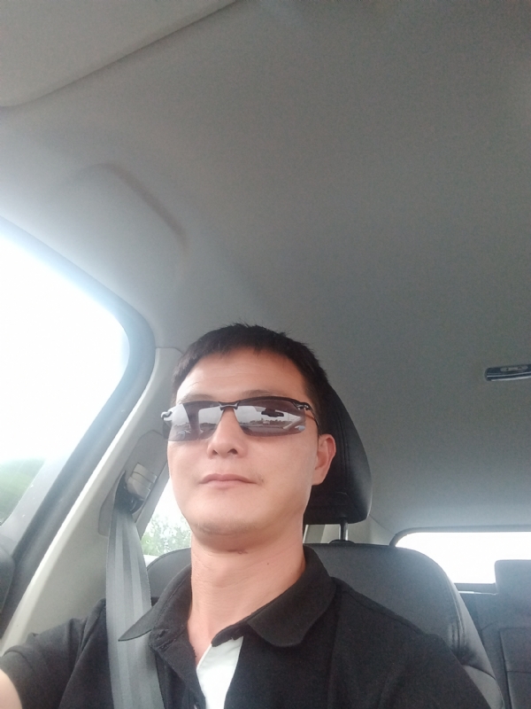 孤独的男人的第二张照片--连江相亲服务中心