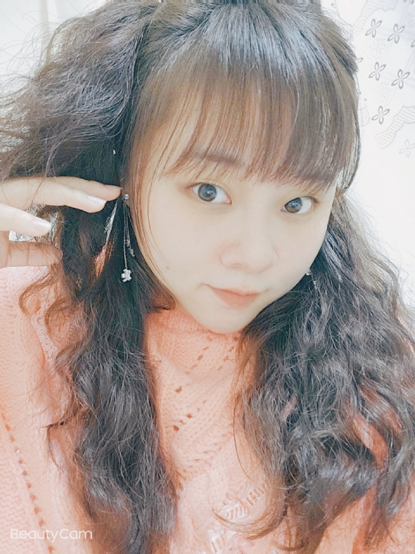 艾薇儿的第一张照片--连江相亲服务中心