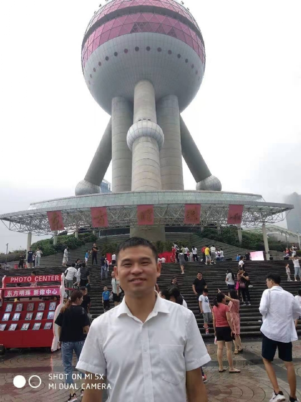 小猫吃老鼠的第一张照片--连江相亲服务中心