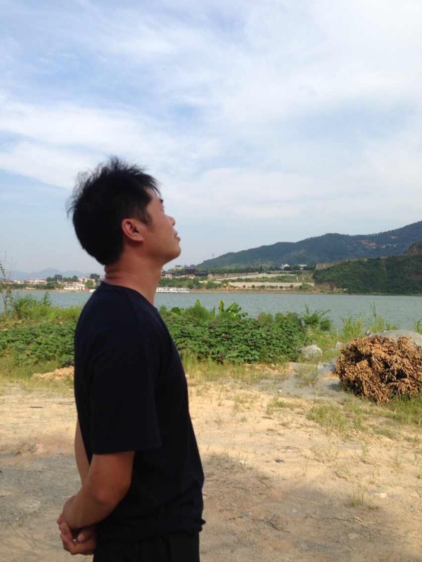 雾里看花的第一张照片--连江相亲服务中心