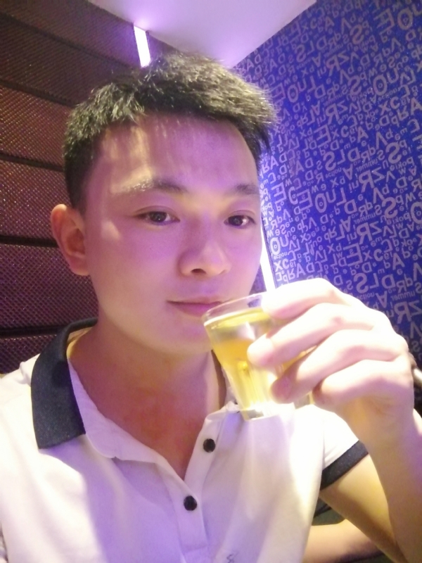 幸福的拥抱的第一张照片--连江相亲服务中心