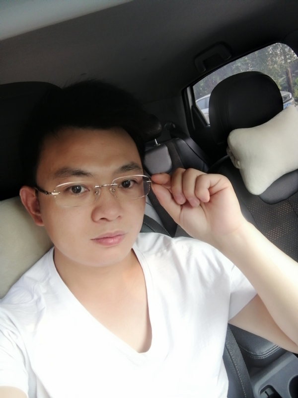 幸福的拥抱的第二张照片--连江相亲服务中心