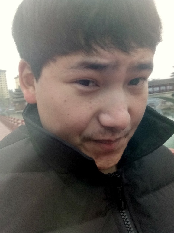 侗族青年作家超超的第二张照片--连江相亲服务中心