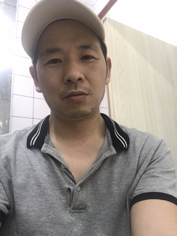 老何的第一张照片--连江相亲服务中心