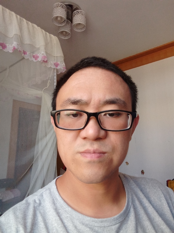 小涨常鸿的第一张照片--连江相亲服务中心