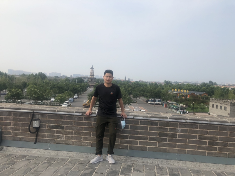 123.向左向右的第一张照片--连江相亲服务中心