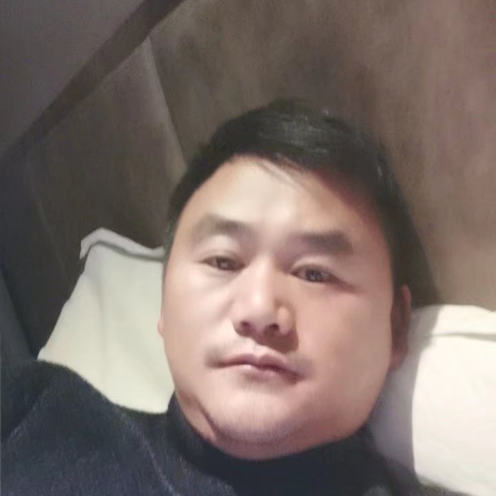 奔跑的第三张照片--连江相亲服务中心