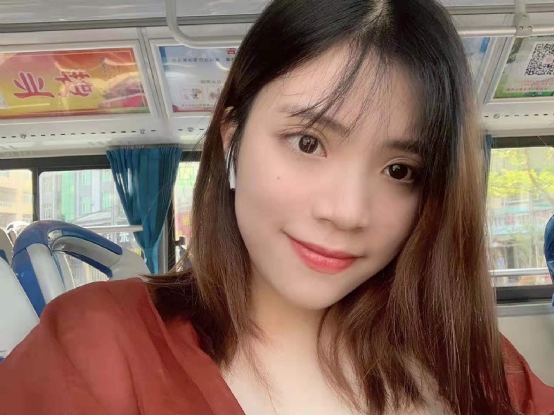 小眼睛的第一张照片--连江相亲服务中心