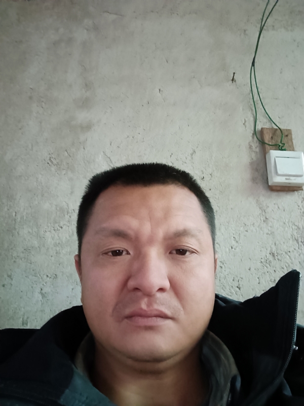 兰成龙的第三张照片--连江相亲服务中心