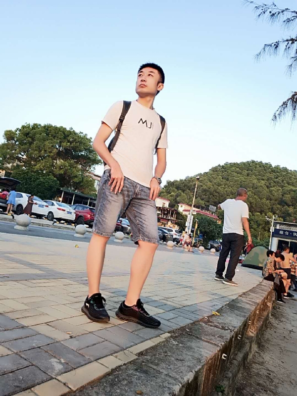 俊皓的第一张照片--连江相亲服务中心