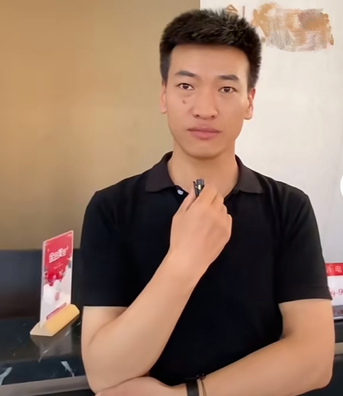 一杯梁白开的第一张照片--连江相亲服务中心