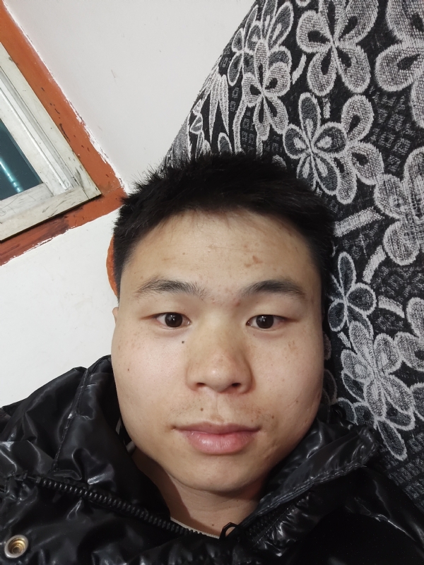 麒麟区幼儿园扛把子的第三张照片--连江相亲服务中心