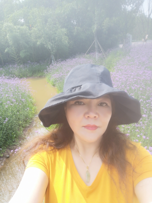 宛霞的第三张照片--连江相亲服务中心